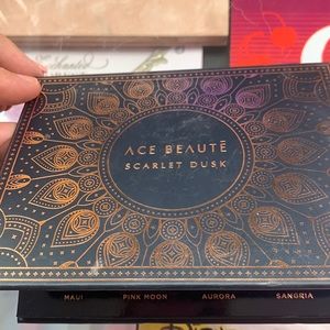Ace beauty Scarlet dusk pallete